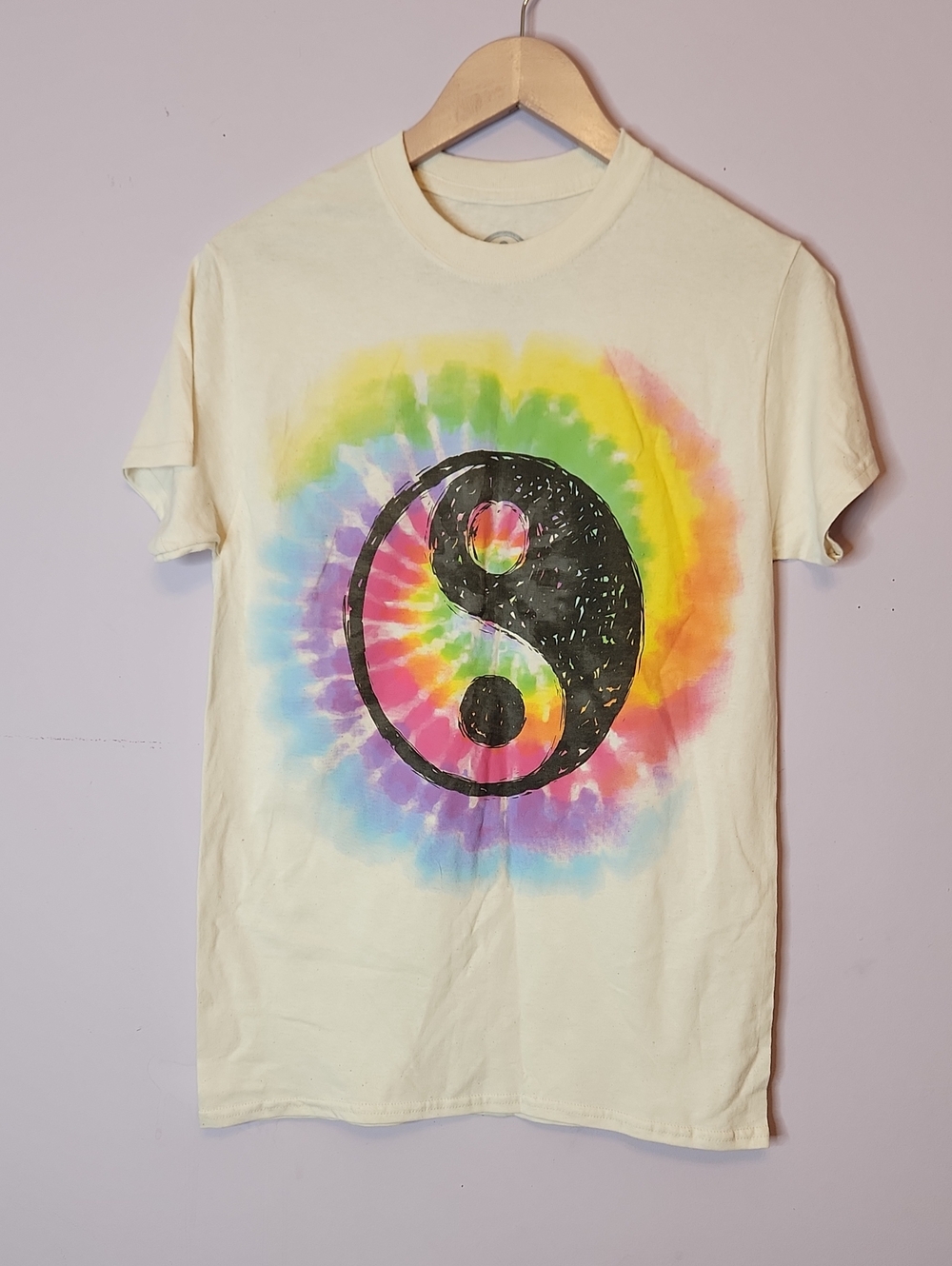 DOM Tie-Dye Yin Doodle Graphic Centered Colorful Spiral Tie Dye Pattern, size S